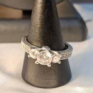 P36. 925 Sterling Silver 3stone Round Cut Cubic Zirconia Ring, Size9